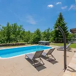 Holiday Home Cista Velika With Outdoor Swimming Pool 311 Vikendica Velika Cista (Split-Dalmatia)