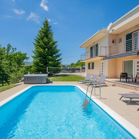 Holiday home Holiday Home Cista Velika With Outdoor Swimming Pool 311 Velika Cista (Split-Dalmatia)