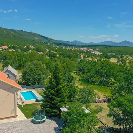 Holiday Home Cista Velika With Outdoor Swimming Pool 311 Velika Cista (Split-Dalmatia)