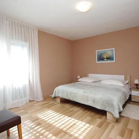 Holiday Home Cista Velika With Outdoor Swimming Pool 311 Holiday home Velika Cista (Split-Dalmatia)