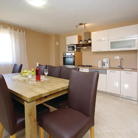 Holiday home Holiday Home Cista Velika With Outdoor Swimming Pool 311 Velika Cista (Split-Dalmatia)