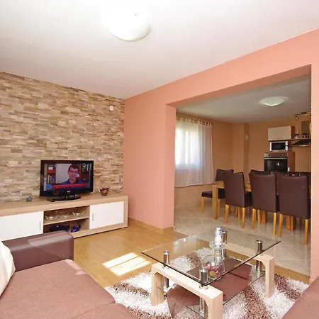 Holiday Home Cista Velika With Outdoor Swimming Pool 311 * Velika Cista (Split-Dalmatia)